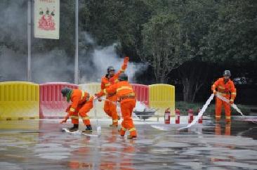 环球UG网址科技参加长沙高新区首届微型消防站技能比武 